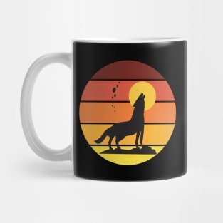 wolf howling at the moon Mug